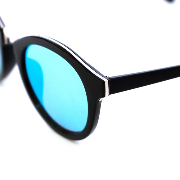 Charming Sunglasses - Picture 2 of 4